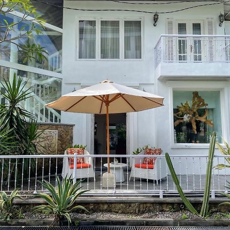 Beach House Canggu - 150M Berawa Beach المظهر الخارجي الصورة