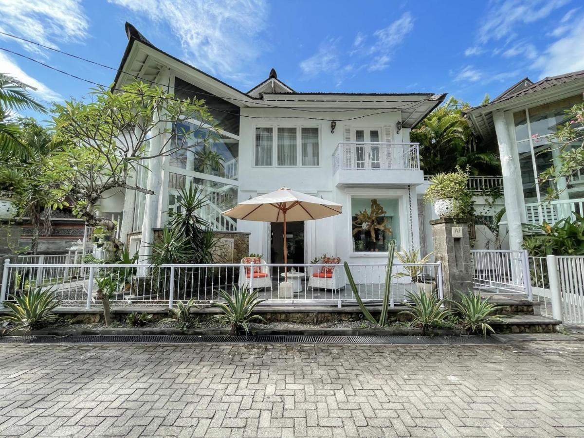 Beach House Canggu - 150M Berawa Beach المظهر الخارجي الصورة