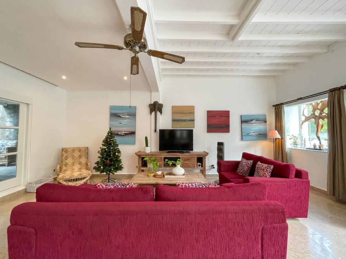 Beach House Canggu - 150M Berawa Beach المظهر الخارجي الصورة